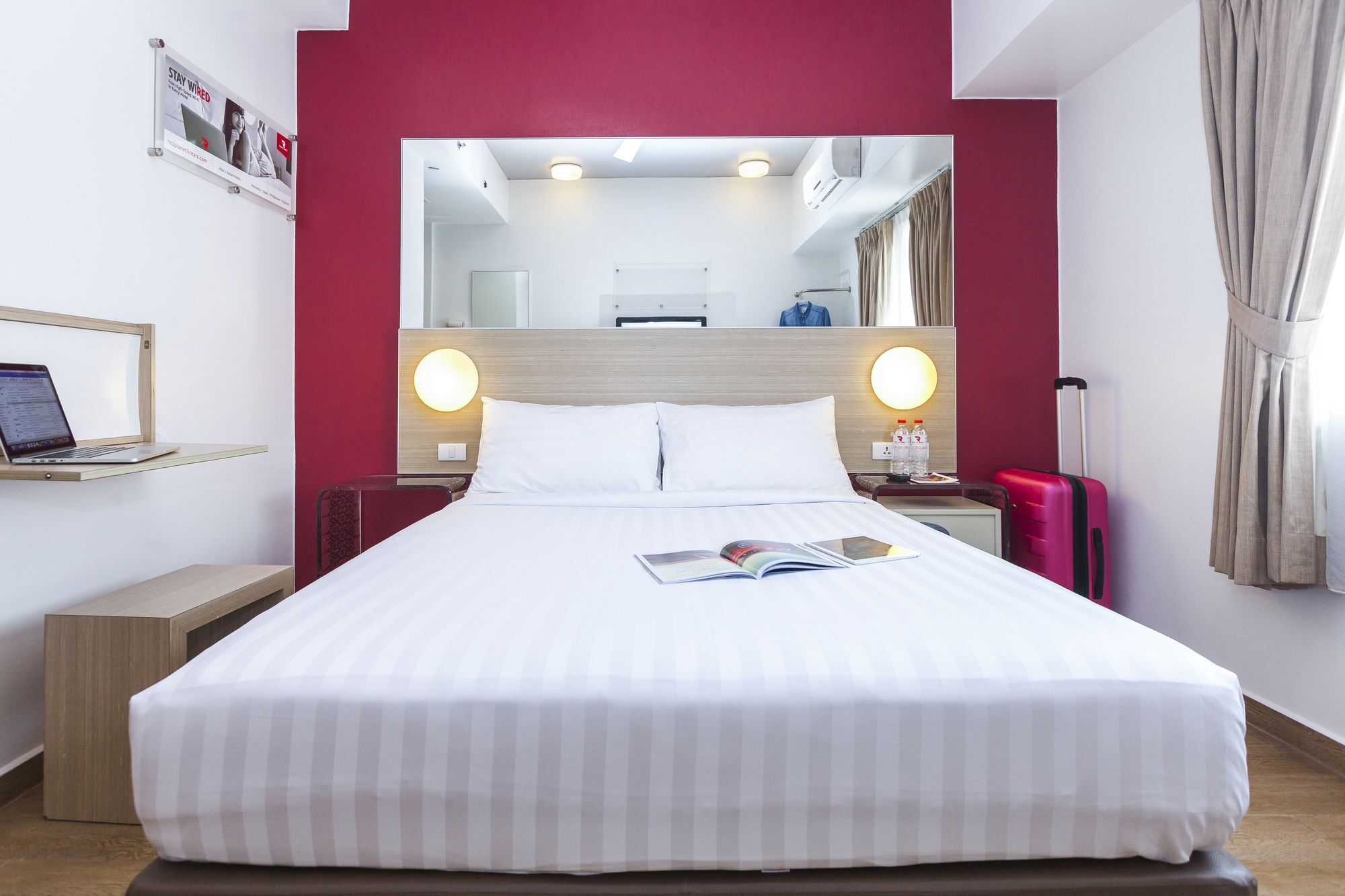 Monoloog Hotel Бекасі Екстер'єр фото